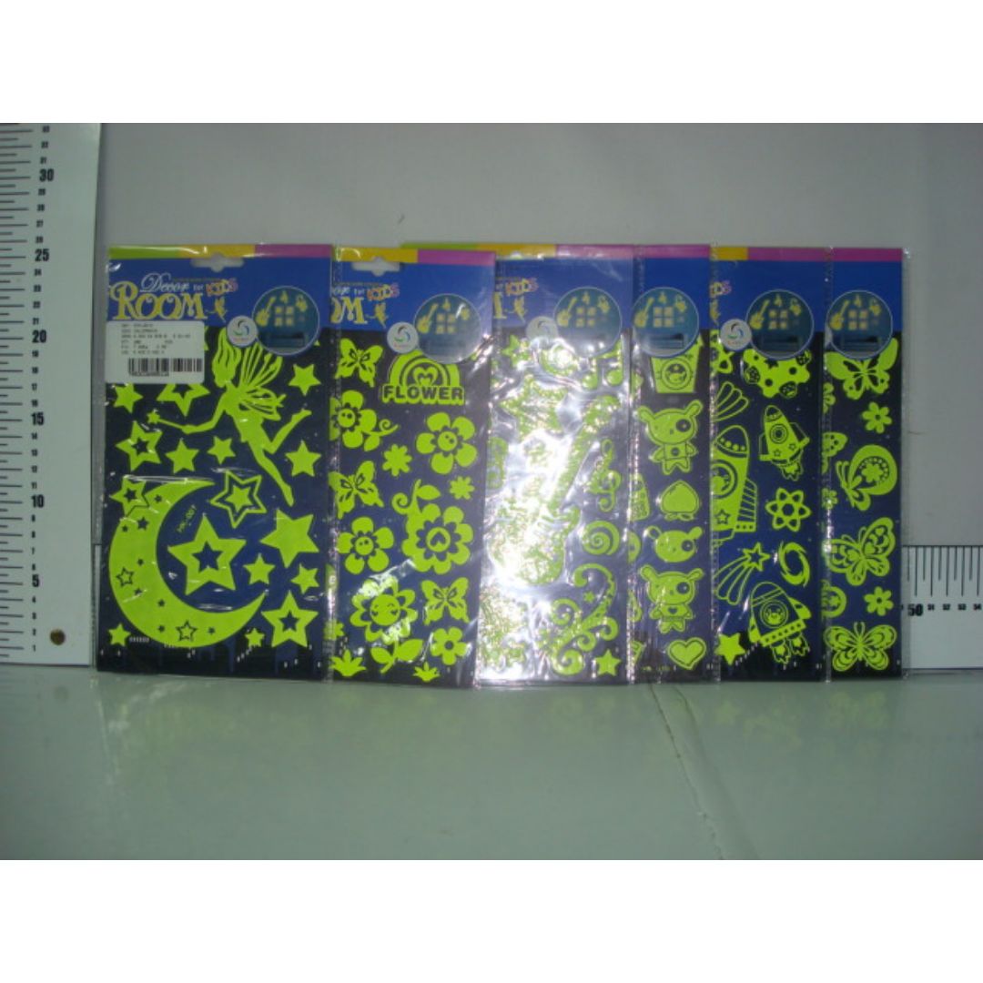 STICKERS DECOR ROOM BRILLA EN LA OSCURIDAD 6 DIS. (F. 288 UNI)